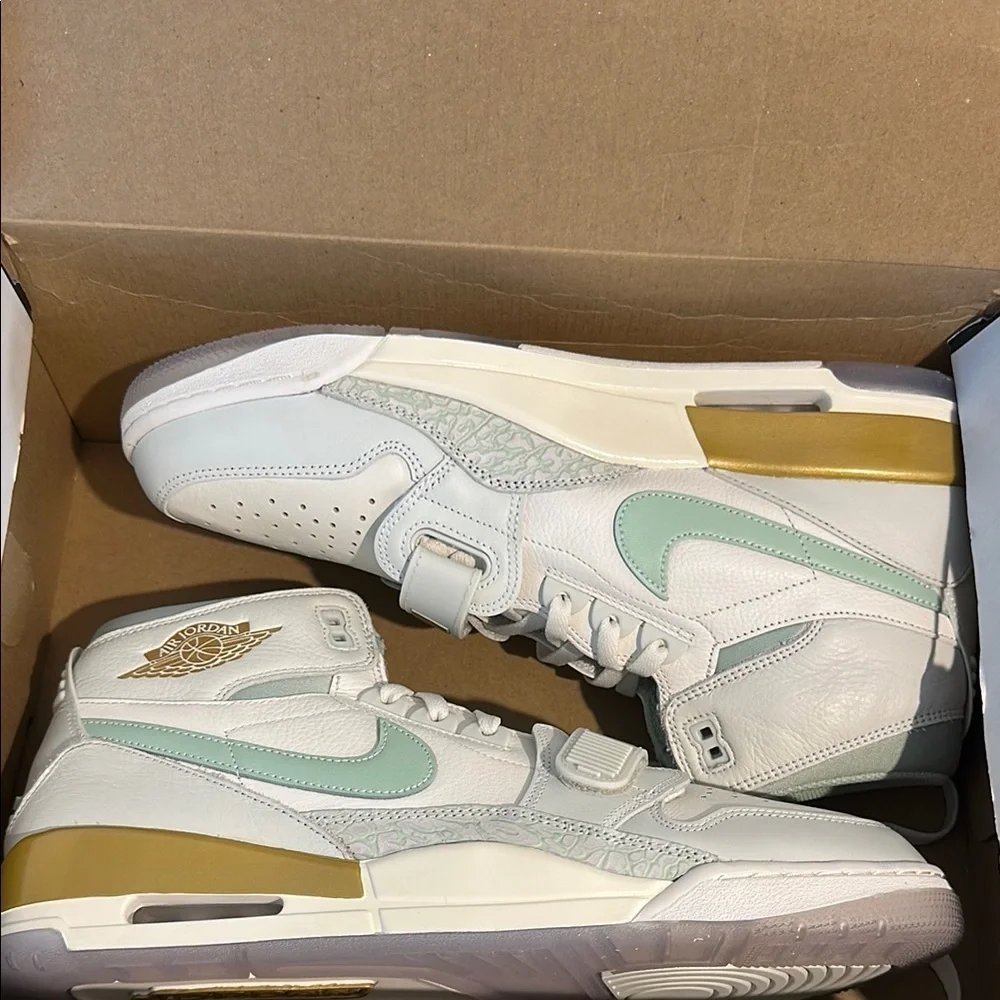 Nike Air Jordan Legacy 312 Sneakers